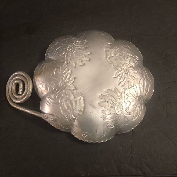 1700 Farber & Shelvin Hand Wrought Aluminum Tray Fiddlehead Handle Scalloped - Picture 3 of 4